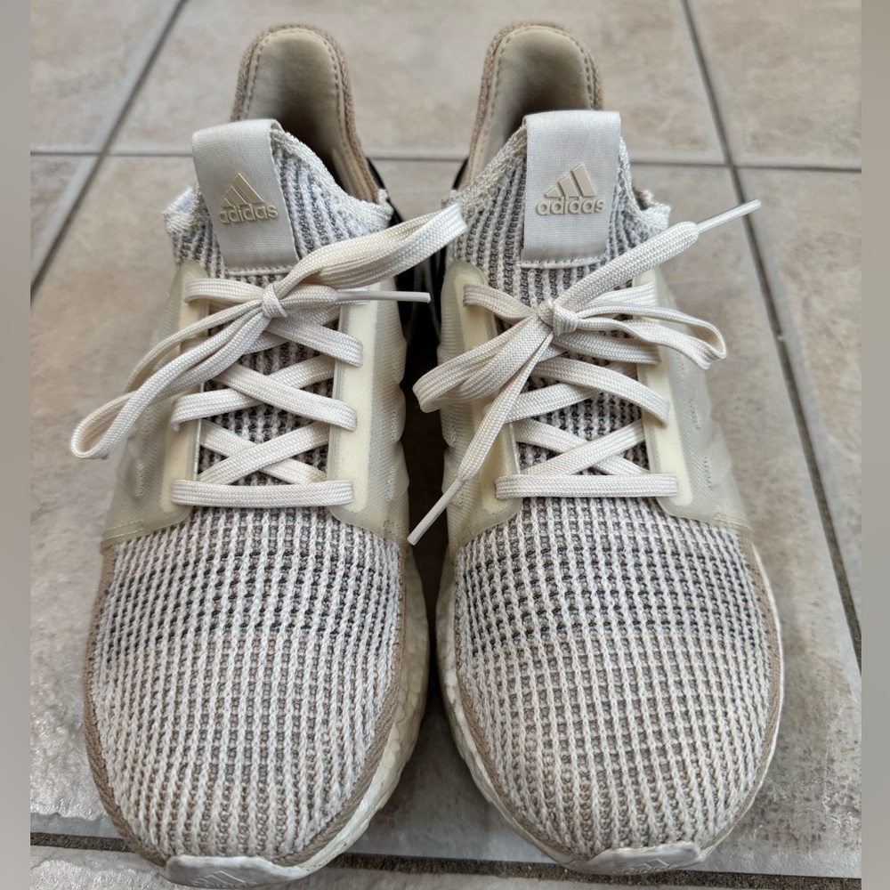 Adidas Ultraboost Size 8 - Picture 2 of 7